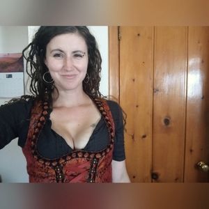 Meet your Posher, Lynnora